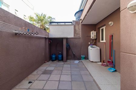 Casa para alugar com 150m², 4 quartos e 1 vagaQuintal