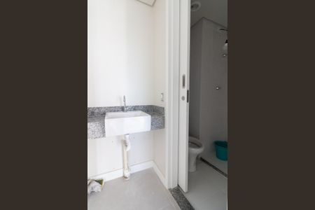 Banheiro de apartamento para alugar com 1 quarto, 33m² em Butantã, São Paulo