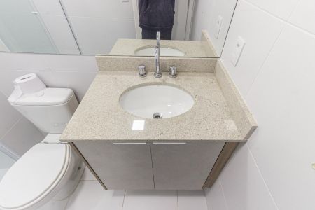 Apartamento à venda com 61m², 2 quartos e 1 vaga Apartamento à venda com 61m², 2 quartos e 1 vagaBanheiro
