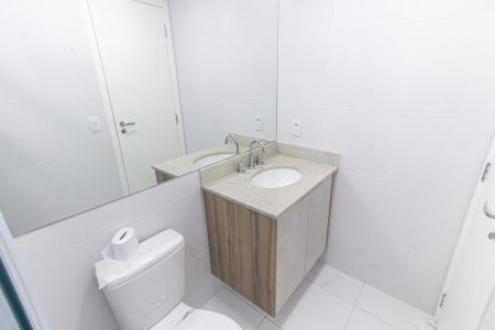 Apartamento à venda com 61m², 2 quartos e 1 vaga Apartamento à venda com 61m², 2 quartos e 1 vagaBanheiro