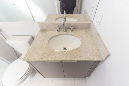 Apartamento à venda com 61m², 2 quartos e 1 vaga Apartamento à venda com 61m², 2 quartos e 1 vagaBanheiro da Suíte