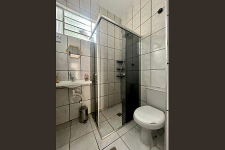 Banheiro de kitnet/studio para alugar com 1 quarto, 23m² em Vila Lemos, Campinas