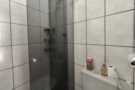 Banheiro de kitnet/studio para alugar com 1 quarto, 40m² em Vila Lemos, Campinas
