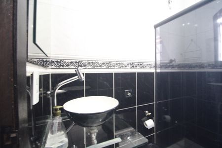 Casa à venda com 125m², 5 quartos e 2 vagasBanheiro comum