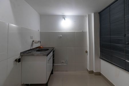 Cozinha de kitnet/studio para alugar com 1 quarto, 27m² em Água Branca, São Paulo