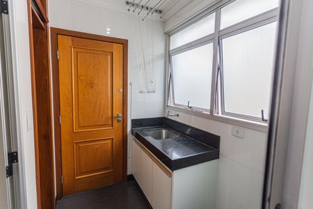 Apartamento à venda com 107m², 3 quartos e 4 vagas Apartamento à venda com 107m², 3 quartos e 4 vagasÁrea de Serviço