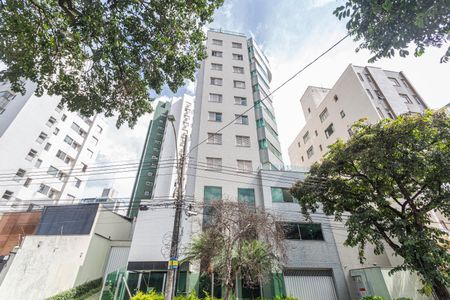 Apartamento à venda com 107m², 3 quartos e 4 vagasFachada