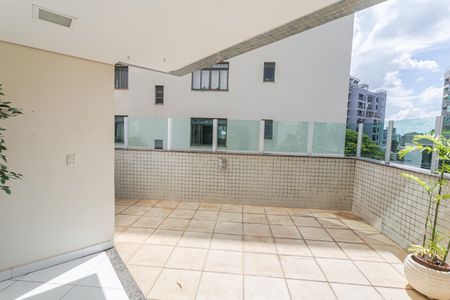 Apartamento à venda com 107m², 3 quartos e 4 vagas Apartamento à venda com 107m², 3 quartos e 4 vagasÁrea Privativa