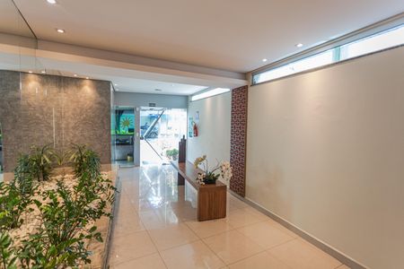 Apartamento à venda com 107m², 3 quartos e 4 vagas Apartamento à venda com 107m², 3 quartos e 4 vagasHall de entrada