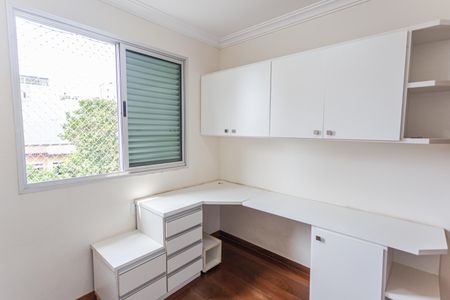 Apartamento à venda com 107m², 3 quartos e 4 vagas Apartamento à venda com 107m², 3 quartos e 4 vagasQuarto 3