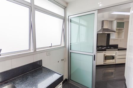 Apartamento à venda com 107m², 3 quartos e 4 vagas Apartamento à venda com 107m², 3 quartos e 4 vagasÁrea de Serviço