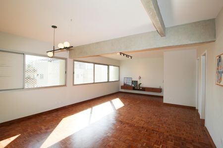 Apartamento à venda com 125m², 2 quartos e 2 vagas Apartamento à venda com 125m², 2 quartos e 2 vagasSala