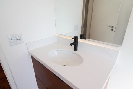 Apartamento à venda com 125m², 2 quartos e 2 vagas Apartamento à venda com 125m², 2 quartos e 2 vagasBanheiro da Suíte 2