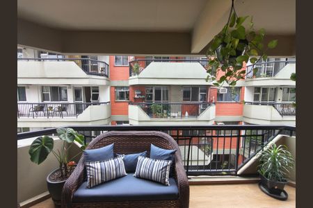 Apartamento à venda com 65m², 2 quartos e 1 vaga Apartamento à venda com 65m², 2 quartos e 1 vagaVaranda - Sala