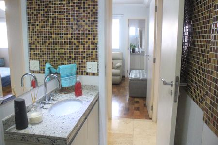 Apartamento à venda com 114m², 3 quartos e 3 vagasBanheiro 1