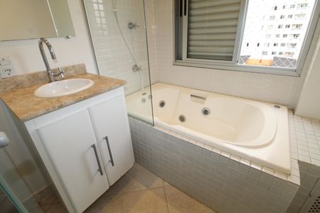 Apartamento para alugar com 65m², 2 quartos e 1 vagaBanheiro da Suíte