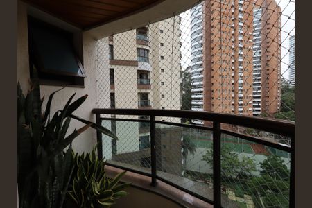Apartamento à venda com 246m², 4 quartos e 4 vagasVaranda