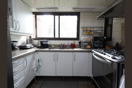 Apartamento à venda com 246m², 4 quartos e 4 vagasCozinha