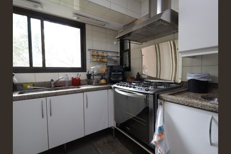 Apartamento à venda com 246m², 4 quartos e 4 vagasCozinha