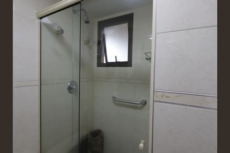 Apartamento à venda com 246m², 4 quartos e 4 vagasBanheiro da Suíte 3