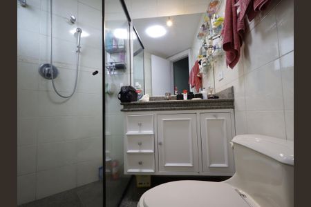 Apartamento à venda com 246m², 4 quartos e 4 vagasBanheiro da Suíte 4
