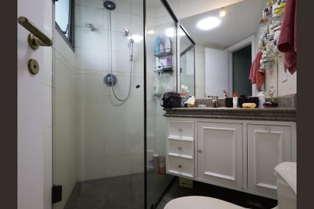 Apartamento à venda com 246m², 4 quartos e 4 vagasBanheiro da Suíte 4