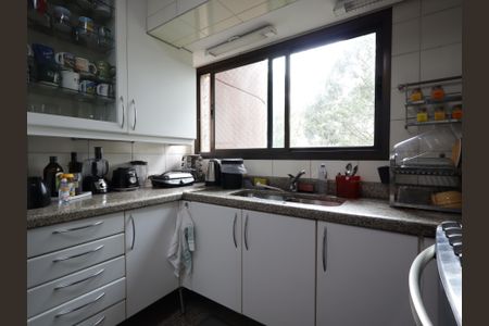 Apartamento à venda com 246m², 4 quartos e 4 vagasCozinha