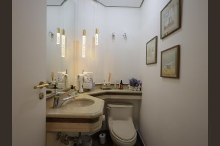 Apartamento à venda com 246m², 4 quartos e 4 vagasLavabo