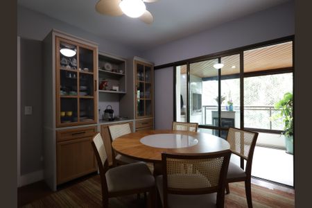 Apartamento à venda com 246m², 4 quartos e 4 vagasSala de almoço