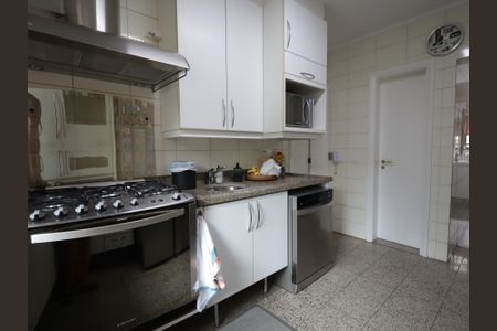 Apartamento à venda com 246m², 4 quartos e 4 vagasCozinha