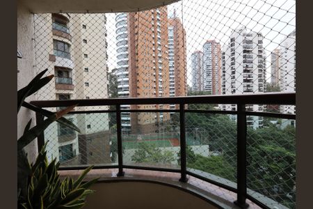 Apartamento à venda com 246m², 4 quartos e 4 vagasVaranda