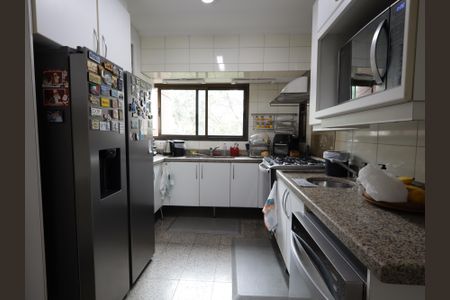 Apartamento à venda com 246m², 4 quartos e 4 vagasCozinha