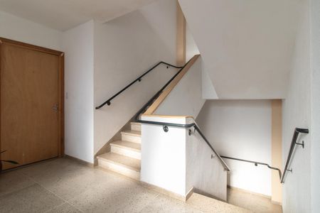 Apartamento para alugar com 50m², 1 quarto e 1 vagaEscada