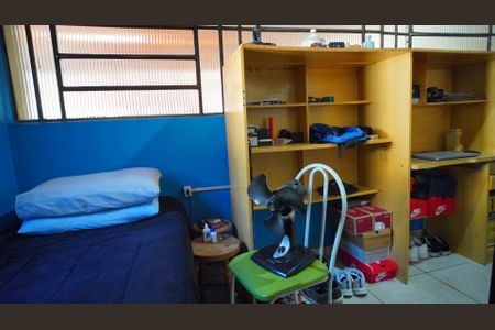 Casa à venda com 180m², 4 quartos e 4 vagas Casa à venda com 180m², 4 quartos e 4 vagasQuarto 4