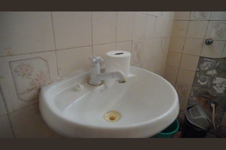 Casa à venda com 180m², 4 quartos e 4 vagas Casa à venda com 180m², 4 quartos e 4 vagasBanheiro 2 salão festa