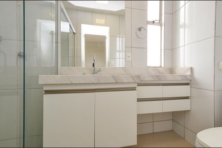 Apartamento à venda com 77m², 3 quartos e 1 vaga Apartamento à venda com 77m², 3 quartos e 1 vagaBanheiro Suíte