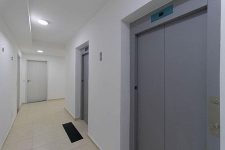 Apartamento para alugar com 67m², 2 quartos e 1 vaga Apartamento para alugar com 67m², 2 quartos e 1 vagaElevadores
