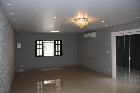 Casa à venda com 110m², 3 quartos e 3 vagasSala e Cozinha integrada 