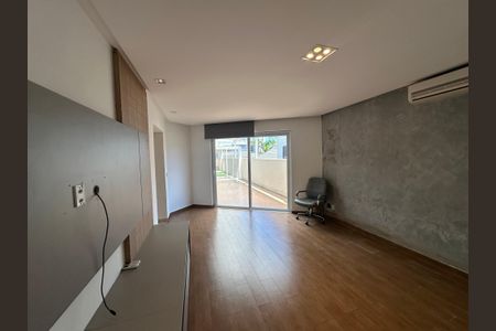 Casa de condomínio à venda com 565m², 4 quartos e 3 vagasSala de TV