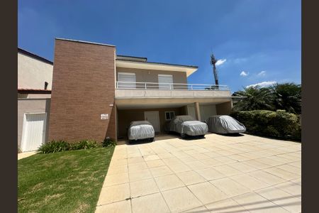 Casa de condomínio à venda com 565m², 4 quartos e 3 vagasFachada