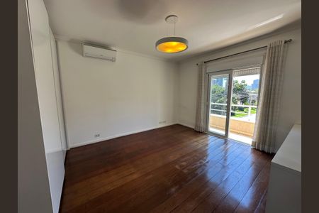 Casa de condomínio à venda com 565m², 4 quartos e 3 vagasSuíte 1