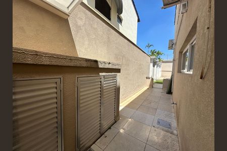 Casa de condomínio à venda com 565m², 4 quartos e 3 vagasQuintal