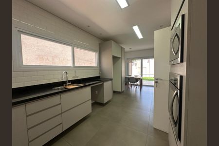 Casa de condomínio à venda com 565m², 4 quartos e 3 vagasCozinha