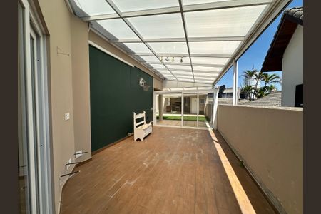 Casa de condomínio à venda com 565m², 4 quartos e 3 vagasVaranda da Sala