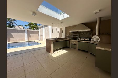 Casa de condomínio à venda com 565m², 4 quartos e 3 vagasChurrasqueira