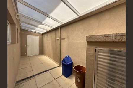 Casa de condomínio à venda com 565m², 4 quartos e 3 vagasQuintal