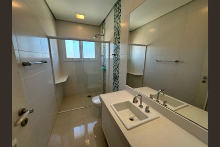 Casa de condomínio à venda com 565m², 4 quartos e 3 vagasBanheiro da Suíte 3