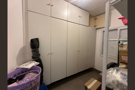 Casa de condomínio à venda com 565m², 4 quartos e 3 vagasQuarto de Serviço