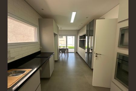 Casa de condomínio à venda com 565m², 4 quartos e 3 vagasCozinha