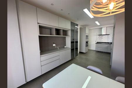 Casa de condomínio à venda com 565m², 4 quartos e 3 vagasCozinha